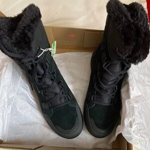 Title: Columbia Ice Maiden II Women’s Snow Boots | Size 8